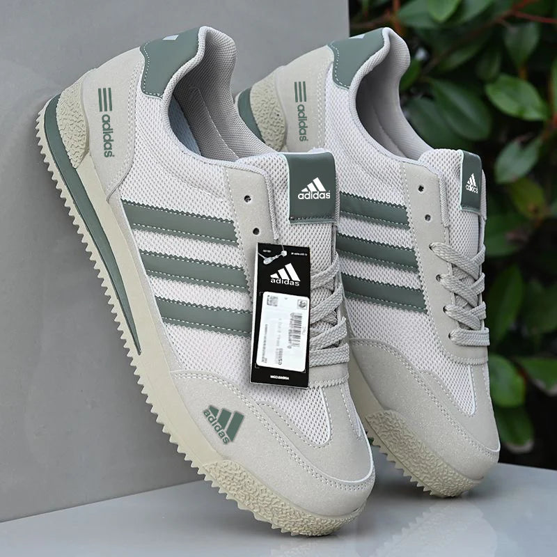 Neue atmungsaktive Herren-Sportschuhe